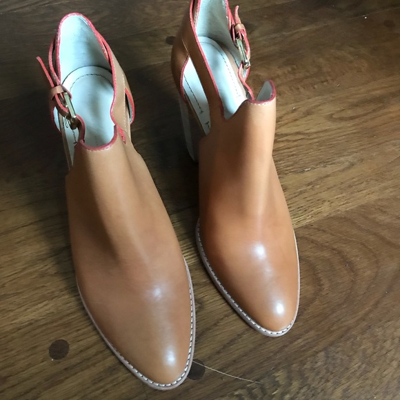 Elizabeth and James booties size 9.5 - Picture 2 of 6